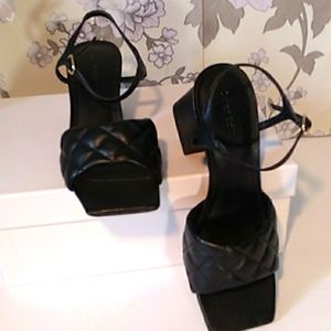 NWT AUSTYN QUILTED SANDAL BY OPEN EDIT IN BLACK